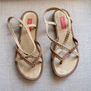 American Eagle brown braided sandals